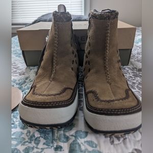 Merrel Puffin Mid Ankle boots 8.5 Tan
